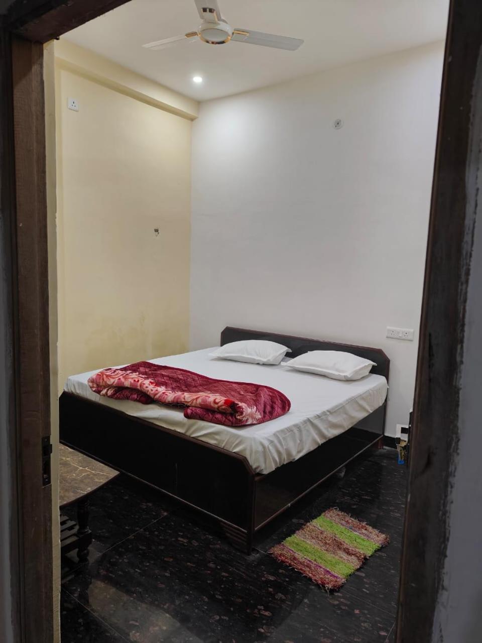 Sky Inn Paying Guest House 瓦拉纳西 外观 照片