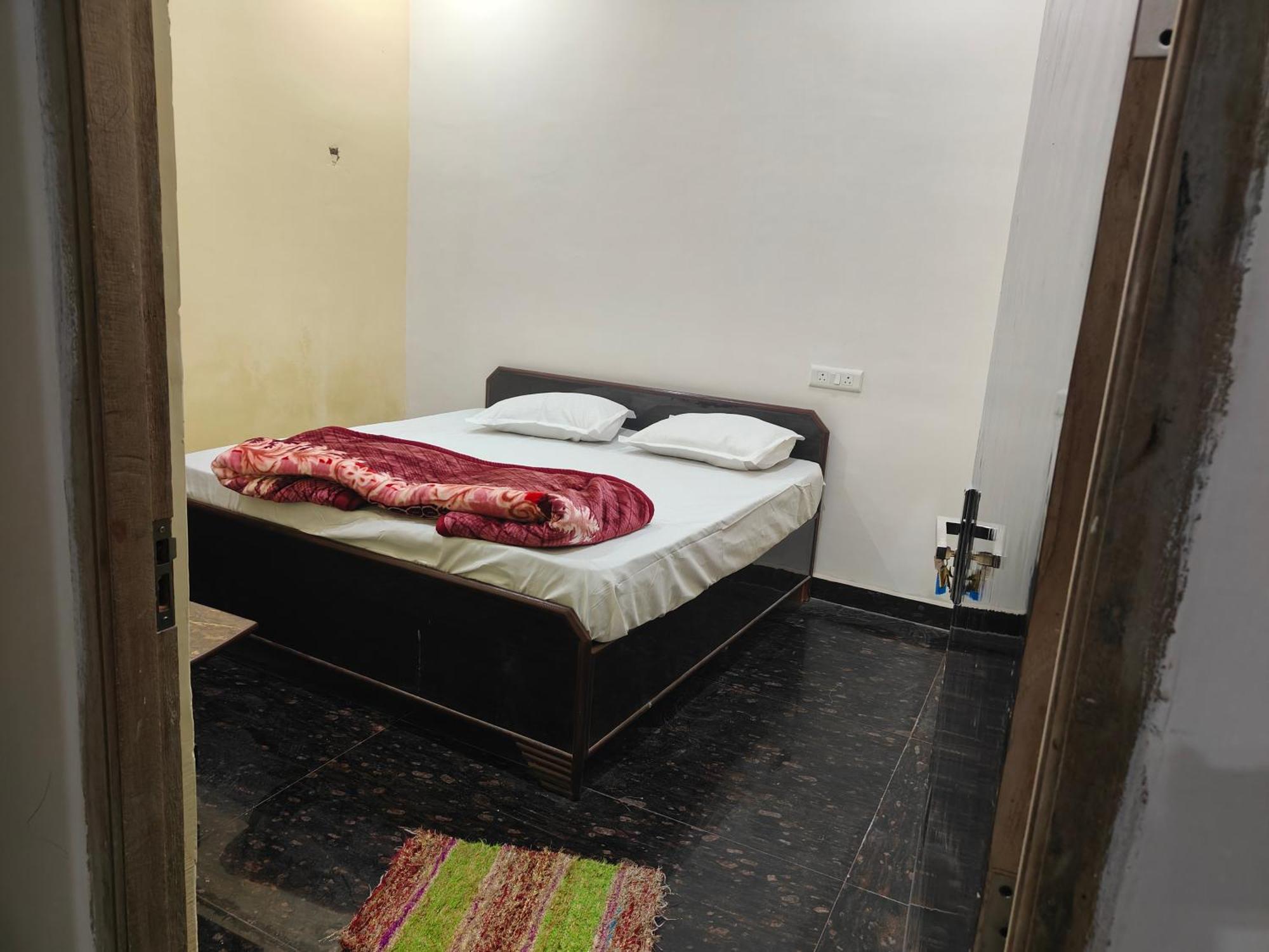 Sky Inn Paying Guest House 瓦拉纳西 外观 照片